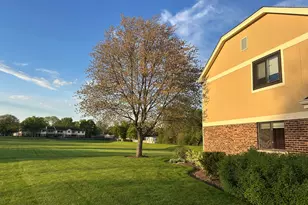 1022 Boxwood Ct, Wheeling, IL 60090 - Photo 23
