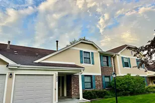 1022 Boxwood Ct, Wheeling, IL 60090 - Photo 1