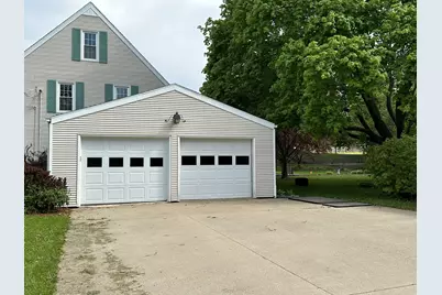 253 Park Crest Drive, Freeport, IL 61032 - Photo 49
