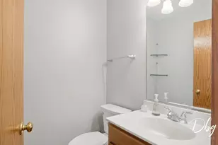 7 E Dahlia Ln, Round Lake Beach, IL 60073 - Photo 19