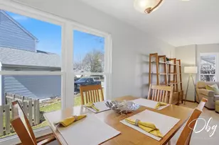 7 E Dahlia Ln, Round Lake Beach, IL 60073 - Photo 11