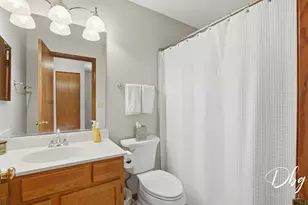 7 E Dahlia Ln, Round Lake Beach, IL 60073 - Photo 27