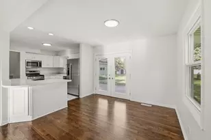 152 Skyline Dr, Carpentersville, IL 60110 - Photo 7