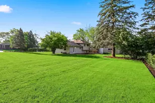 152 Skyline Dr, Carpentersville, IL 60110 - Photo 33