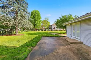 152 Skyline Dr, Carpentersville, IL 60110 - Photo 27