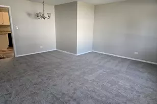 63 W Manchester Dr, Wheeling, IL 60090 - Photo 3