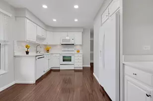 3755 Lexington Dr, Hoffman Estates, IL 60192 - Photo 9