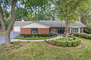301 Willow Ln, Geneva, IL 60134 - Photo 3