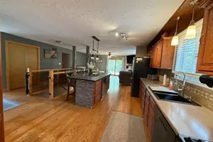 7758 Ray Ct, Roscoe, IL 61073 - Photo 5