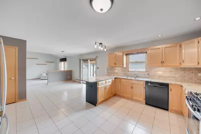 1432 Northfield Meadows Boulevard, Bourbonnais, IL 60914 - Photo 9