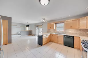 1432 Northfield Meadows Blvd, Bourbonnais, IL 60914 - Photo 9