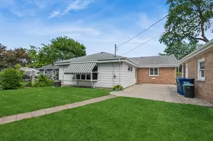 11624 S Ridgeland Ave, Worth, IL 60482 - Photo 7