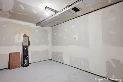 937 N County Street, Waukegan, IL 60085 - Photo 15