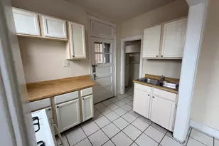 2140 S Gunderson Ave, Berwyn, IL 60402 - Photo 5
