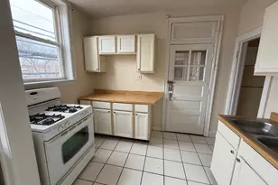 2140 S Gunderson Ave, Berwyn, IL 60402 - Photo 3