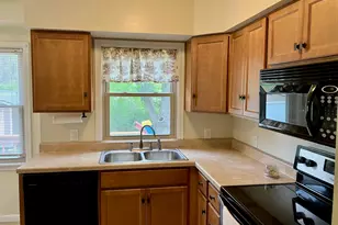940 N Dement Ave, Dixon, IL 61021 - Photo 3