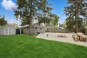 1221 Crystal Lake Rd, Lake in the Hills, IL 60156 - Photo 15