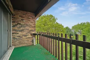 940 E Old Willow Rd, Prospect Heights, IL 60070 - Photo 15