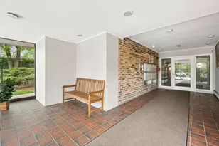 940 E Old Willow Rd, Prospect Heights, IL 60070 - Photo 3