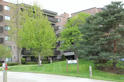 920 Vose Drive #402, Gurnee, IL 60031 - Photo 1