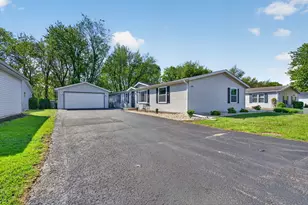22533 S Woodside Dr, Channahon, IL 60410 - Photo 3