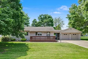 430 E Dent St, Gilman, IL 60938 - Photo 3