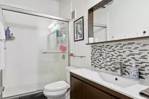 225 W Huron St, Chicago, IL 60654 - Photo 13