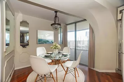 300 N State Street #5620, Chicago, IL 60654 - Photo 5