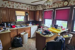 1113 Johnson St, Streator, IL 61364 - Photo 11