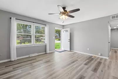 1022 W 13th Street, Davenport, IA 52804 - Photo 5