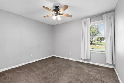 1022 W 13th Street, Davenport, IA 52804 - Photo 11