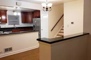 6707 N Keating Ave, Lincolnwood, IL 60712 - Photo 3