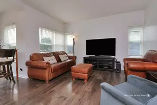 299 Haywood Dr, Round Lake, IL 60073 - Photo 5