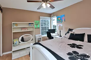 299 Haywood Dr, Round Lake, IL 60073 - Photo 17