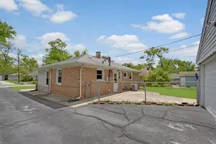 273 Mohawk St, Park Forest, IL 60466 - Photo 15