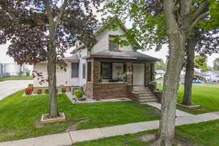 205 W 6th St, Aroma Park, IL 60910 - Photo 7