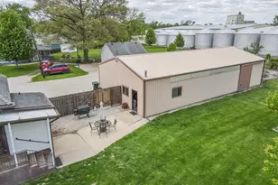 205 W 6th St, Aroma Park, IL 60910 - Photo 41