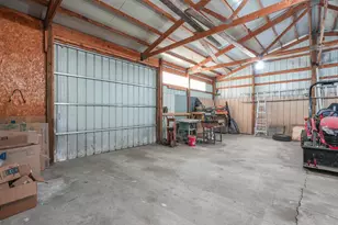 205 W 6th St, Aroma Park, IL 60910 - Photo 35