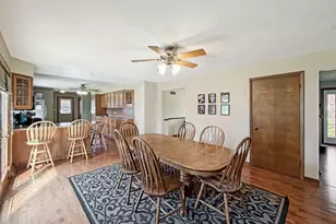 2711 Royal Oaks Dr, Freeport, IL 61032 - Photo 11