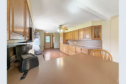 2711 Royal Oaks Drive, Freeport, IL 61032 - Photo 9