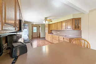 2711 Royal Oaks Dr, Freeport, IL 61032 - Photo 9