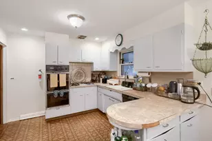 9308 Karlov Ave, Skokie, IL 60076 - Photo 5