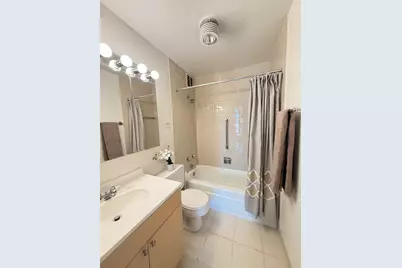 1 E Scott Street #2102, Chicago, IL 60610 - Photo 9