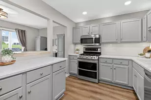 7040 Remington Ct, Woodridge, IL 60517 - Photo 7