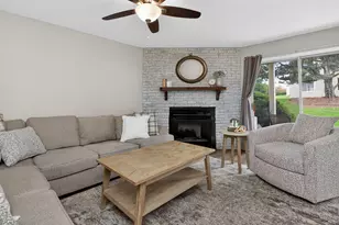 7040 Remington Ct, Woodridge, IL 60517 - Photo 3