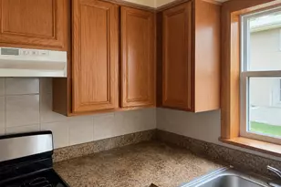 6910 N Rosemary Ln, Niles, IL 60714 - Photo 3