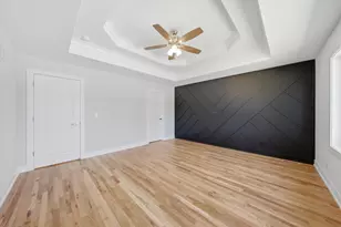 8011 S Oconto Ave, Bridgeview, IL 60455 - Photo 13