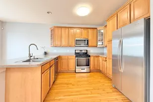 930 Case St, Naperville, IL 60563 - Photo 7