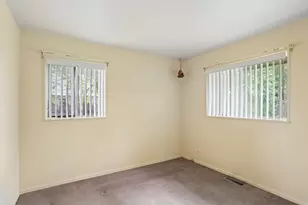 7025 Saratoga Dr, Bridgeview, IL 60455 - Photo 11