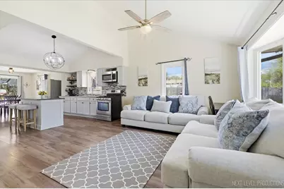 138 N Calhoun Street, Aurora, IL 60505 - Photo 5